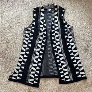 Cato Monochrome Triangle Pattern Cardigan
